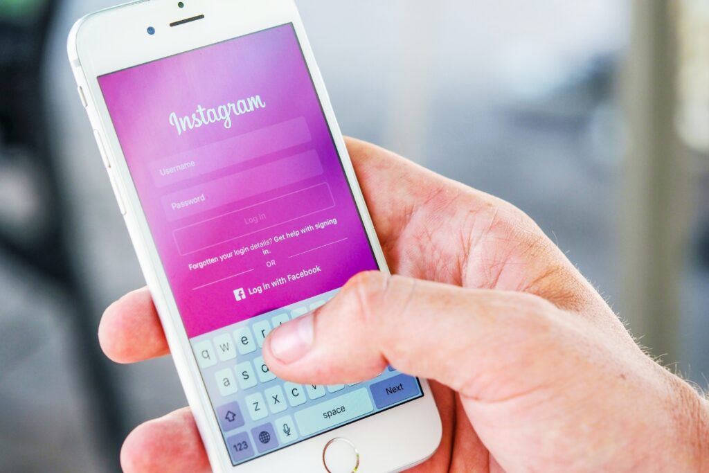 Bulk PVA Shop blog images (4 Ways to Use Instagram Polls to Drive engagement and Reach)